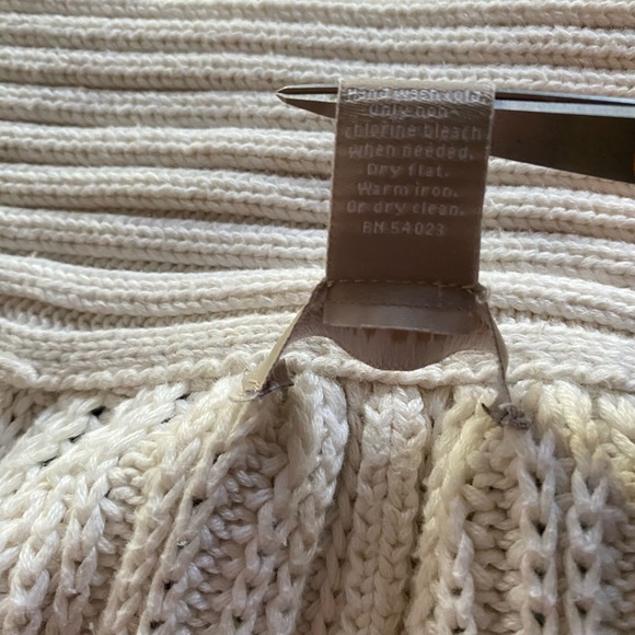 Banana Republic Cashmere and Cotton Cardigan Sweater in Size XL. - Picture 5 of 9